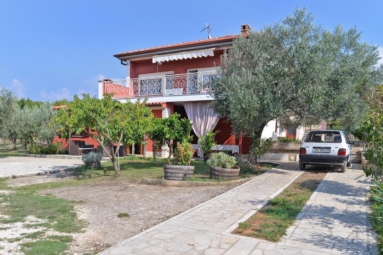 Apartment With Nice Terrace 684 Stinjan Exterior photo